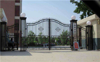 学校门