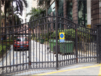 小区大门